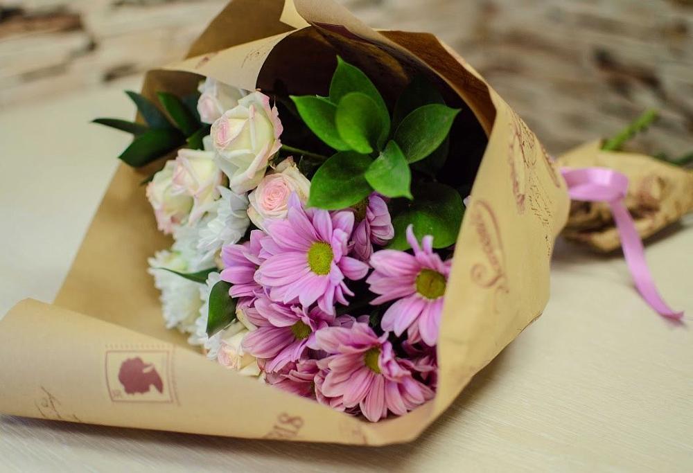 Букет цветов из: Розы и Хризантемы в Новогагатли