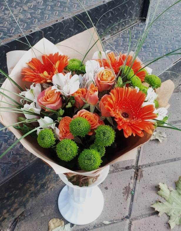 Букет цветов из: Герберы, Хризантемы, Альстромерии и Розы в Новогагатли