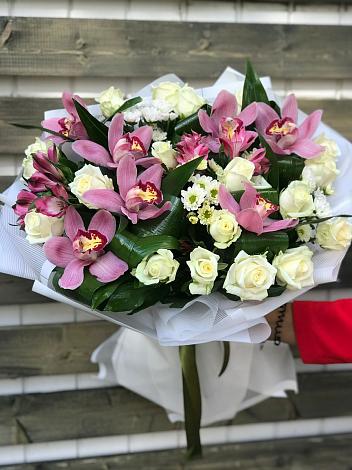 Букет цветов из: Розы и Хризантемы в Новогагатли