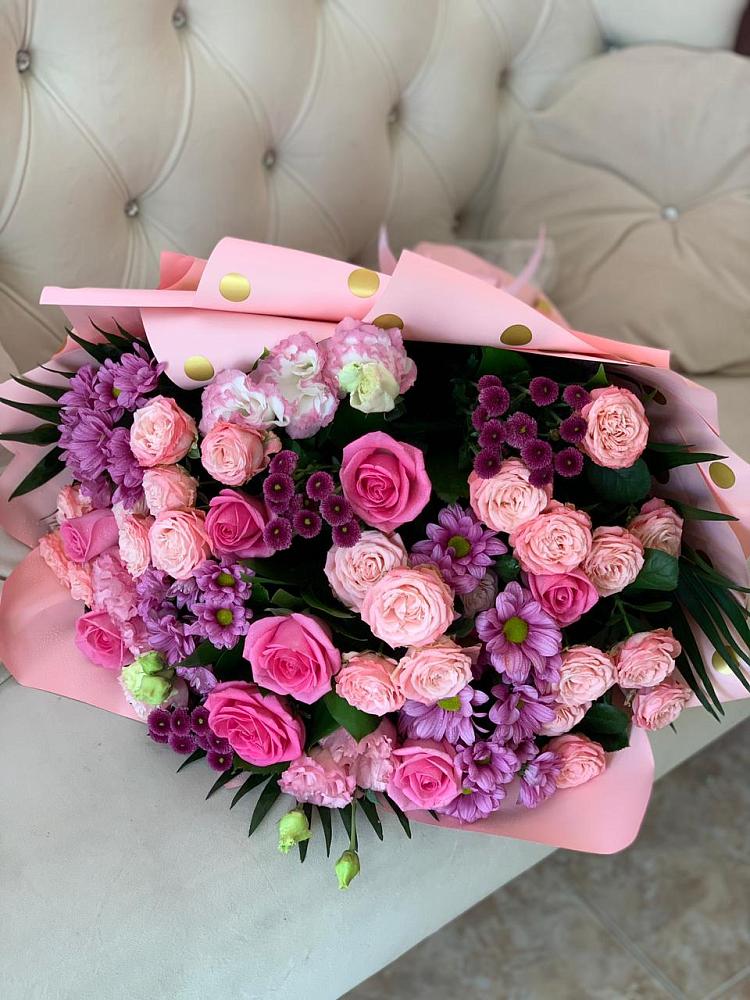 Букет цветов из: Хризантемы, Розы и Лизиантусы в Новогагатли