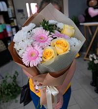 Букет цветов из:  Герберы, Розы и Хризантемы в Новогагатли