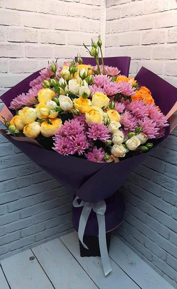 Букет цветов из: Хризантемы и Розы в Новогагатли