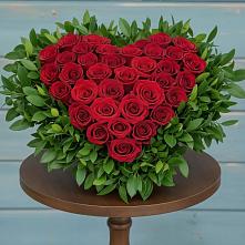 Цветочная композиция из Розы в виде сердца в Новогагатли