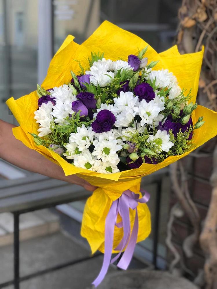 Букет цветов из: Ирисы, Хризантемы и Ромашки в Новогагатли