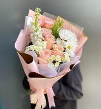 Букет цветов из:  Хризантемы и Розы в Новогагатли