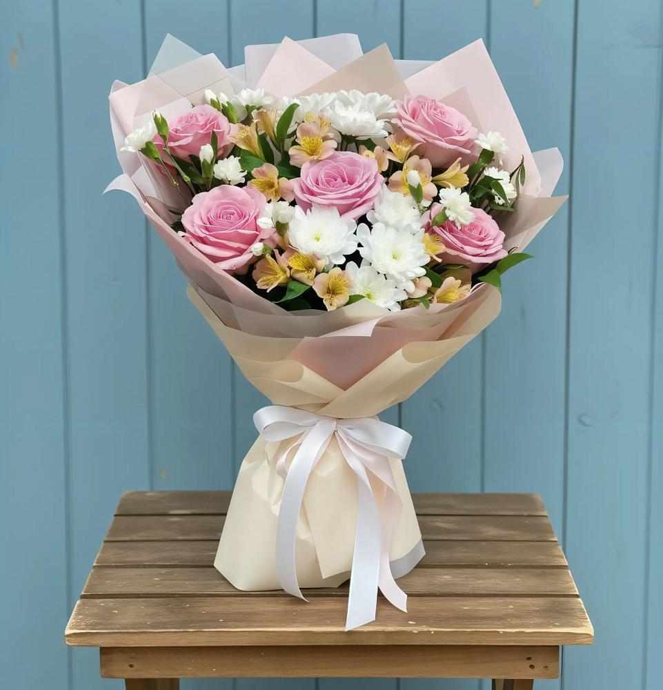 Букет цветов из: Гвоздики, Орхидеи и Розы в Новогагатли