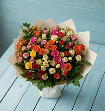 Букет Микс из разноцветных кустовых роз в Новогагатли